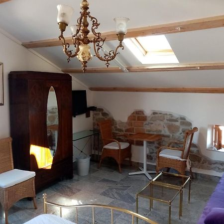 Casa Di Marko 105 M2 Garden Apartment Ровин Екстериор снимка