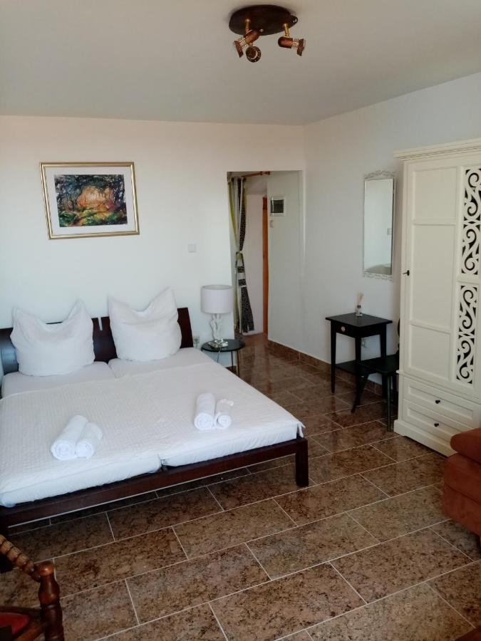 Casa Di Marko 105 M2 Garden Apartment Ровин Екстериор снимка