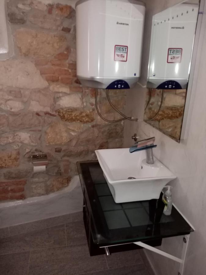 Casa Di Marko 105 M2 Garden Apartment Ровин Екстериор снимка