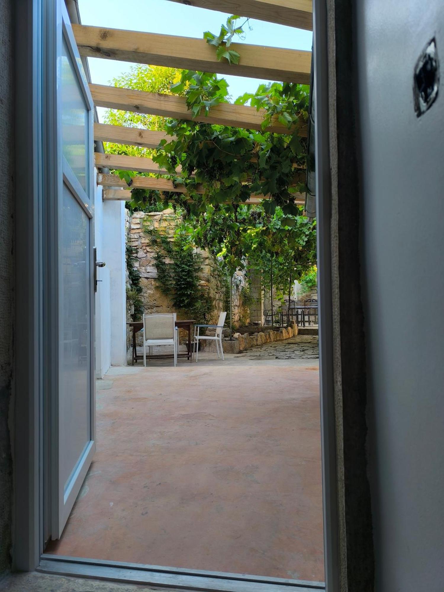 Casa Di Marko 105 M2 Garden Apartment Ровин Екстериор снимка
